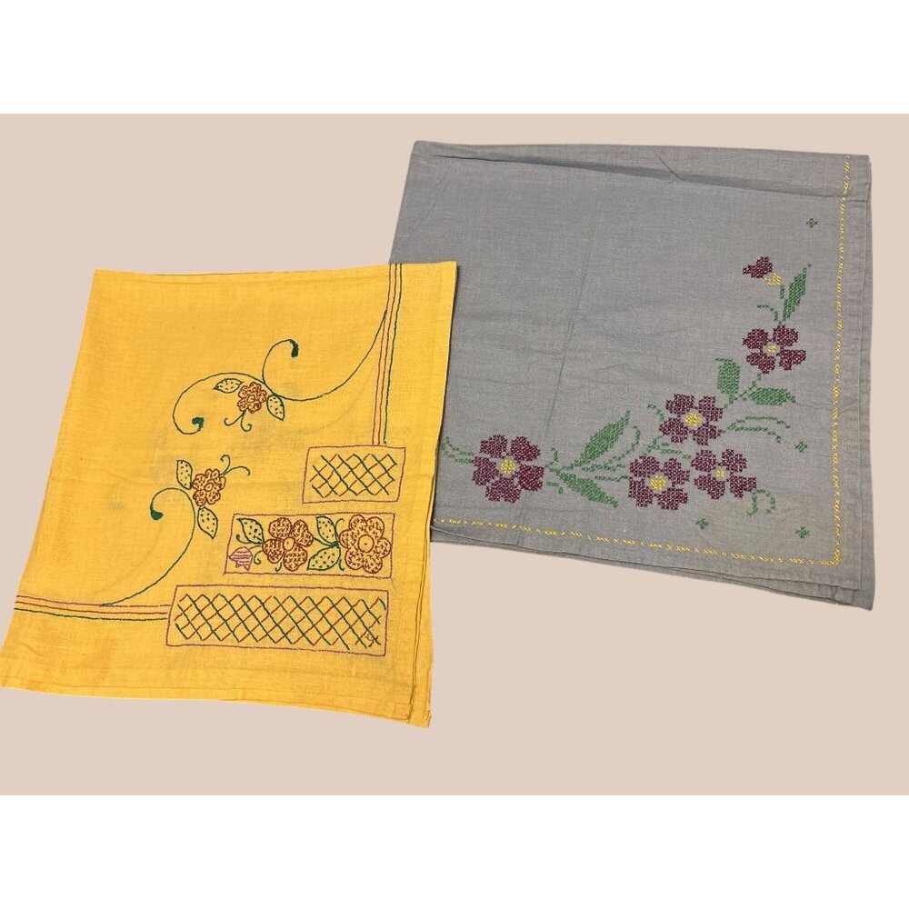 Vintage Embroidered Floral Linen Tablecloth Set 30" x‎ 32" & 31" x 34"